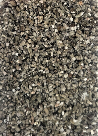 Vermiculite for plant moister and reptile incubation